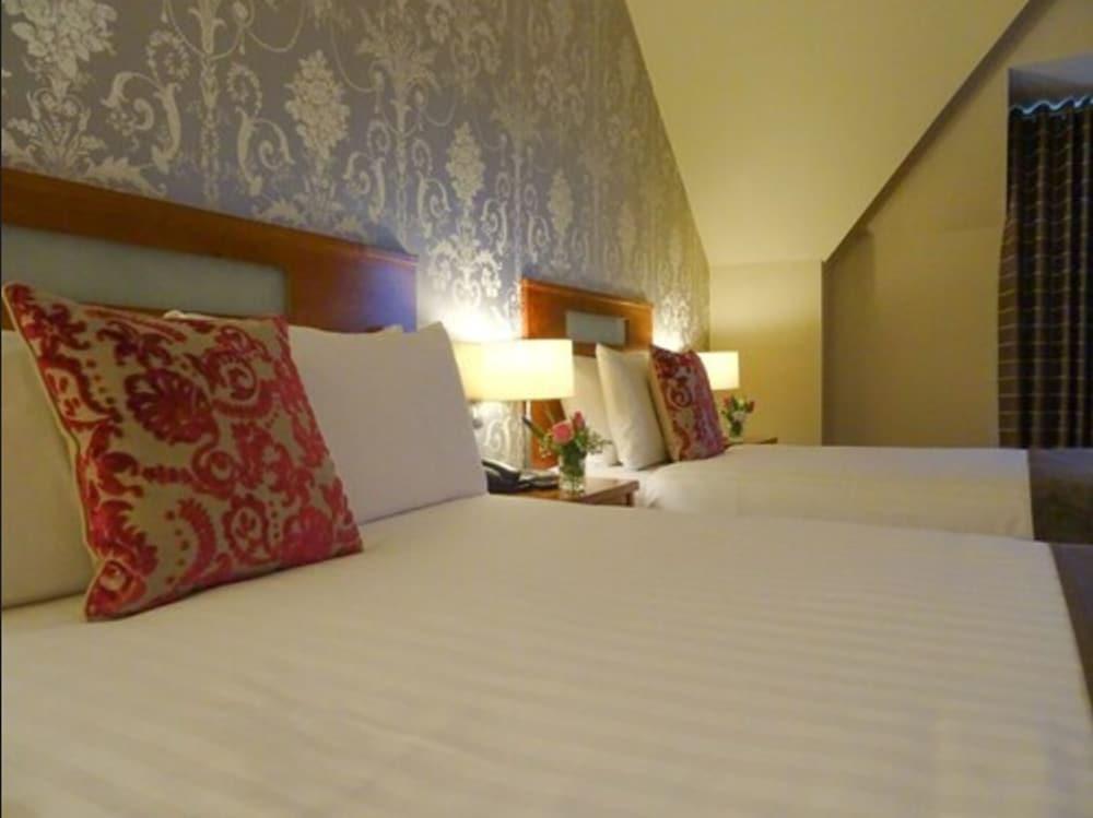 Raheen Woods Hotel Athenry Esterno foto